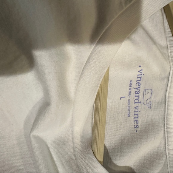 Vineyard Vines Men’s Wahoo Fish Tshirt L - Picture 3 of 3